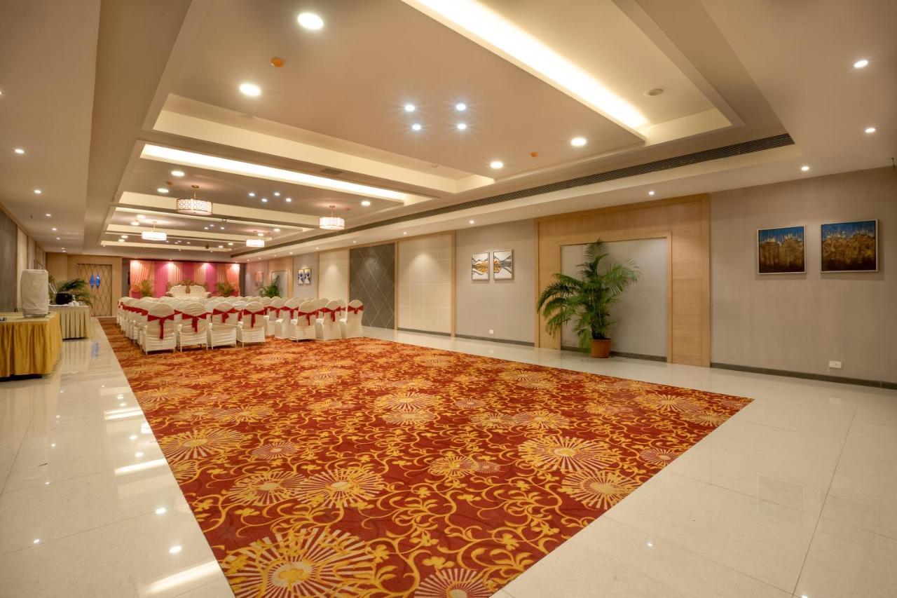 Freesia By Express Inn Palghar Luaran gambar